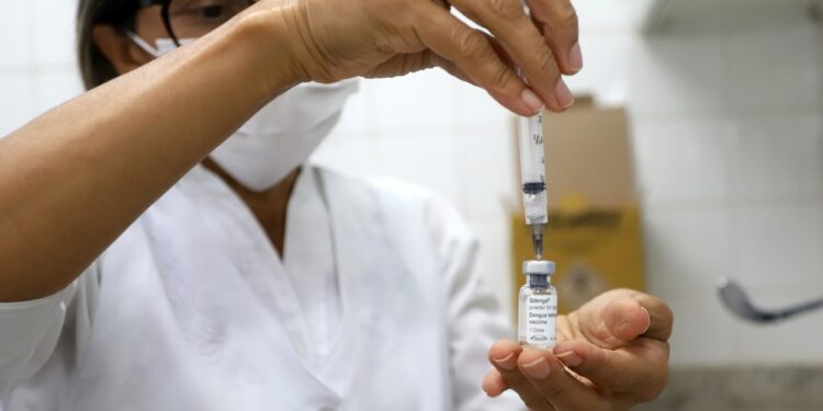 Campinas aplicou até agora 9,8 mil doses da vacina contra a dengue