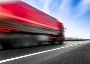 UE adota regras para redução de emissões de CO2 nos veículos pesados