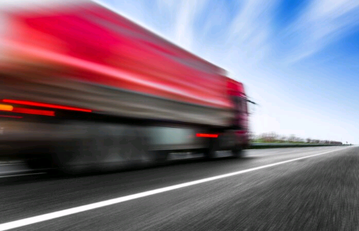 UE adota regras para redução de emissões de CO2 nos veículos pesados