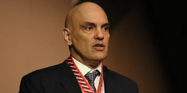 PF prende dois acusados de ameaçar familiares de Alexandre de Moraes