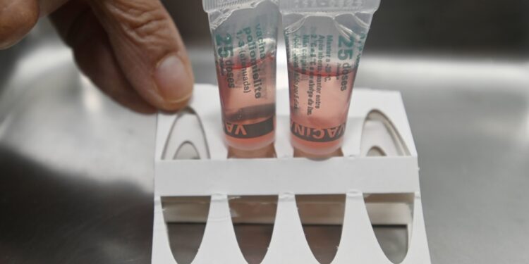 Campinas inicia campanha contra a poliomielite nesta segunda