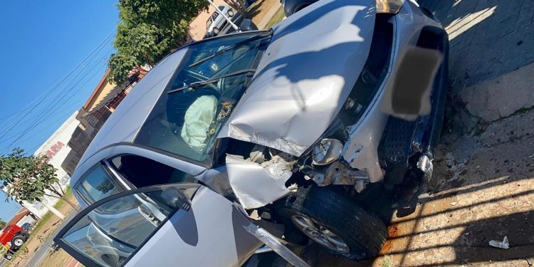 Sobe quase 70% o número de colisões de veículos contra postes na região