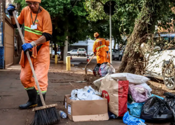 Dezoito escolas públicas de Porto Alegre retomam aulas nesta segunda-feira