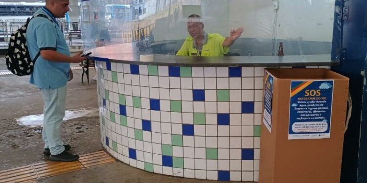Postos de arrecadação para vítimas do RS se estendem a seis terminais de ônibus