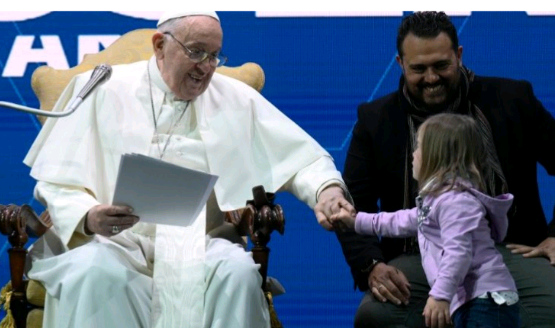 Papa Francisco participa de conferência pré-natalidade