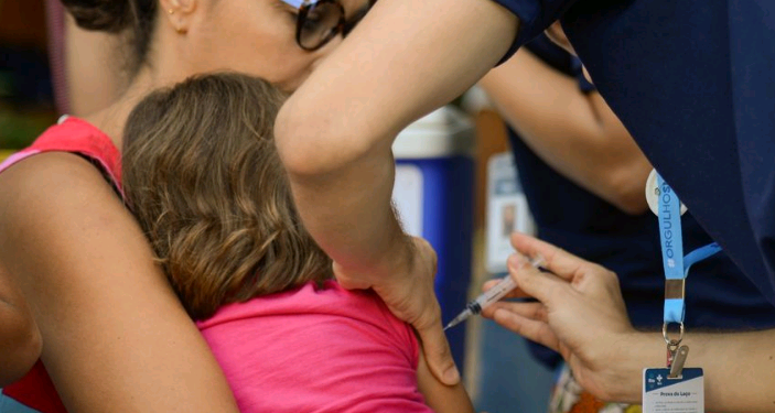 Vacinar as crianças é forma de prevenir a coqueluche: doença é uma infecção respiratória - Foto: Tomaz Silva/Agência Brasil