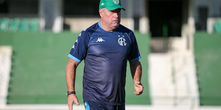 Com o 4º técnico em 2024, Guarani reencontra treinador que quase completou um ano no clube