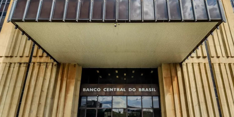Mercado financeiro eleva projeção de inflação para 3,88% em 2024