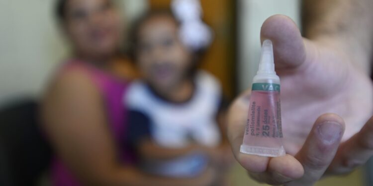Meta é imunizar ao menos 95% das crianças de 1 a 4 anos, grupo estimado em 50 mil pessoas. Foto: Rogério Capela/PMC