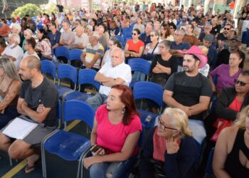 Entrega de matrículas de imóveis encerra espera de 50 anos no DIC V