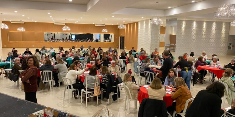 Voluntárias do Boldrini realizam bingo junino para ajudar hospital