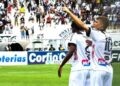 Adrianinho comemora gol pela Ponte Preta. Foto: Fábio Leoni/Ponte Press