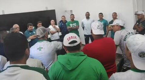 Às vésperas do Dérbi, elenco bugrino volta a ser cobrado em reunião com a torcida