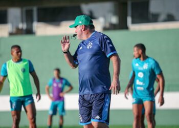 Guarani pega o CRB em confronto direto no Z4 na estreia do técnico Pintado