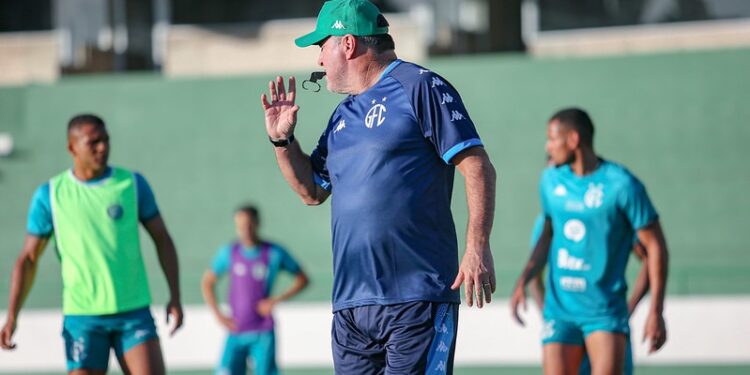 Guarani pega o CRB em confronto direto no Z4 na estreia do técnico Pintado