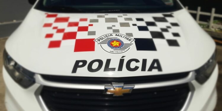 Perseguição e troca de tiros terminam com homem morto e adolescentes detidos