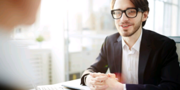 O que um recrutador realmente espera de você? – por Karine Camuci