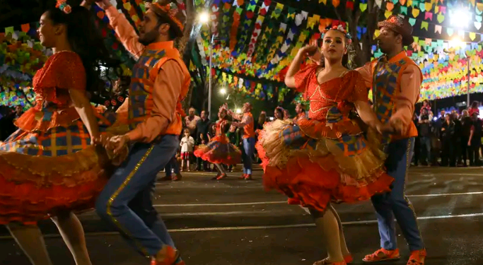 Quadrilhas juninas são reconhecidas manifestação da cultura nacional