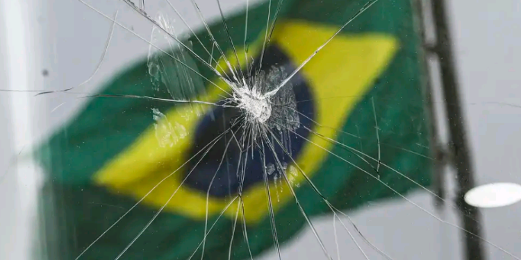 Governo da Argentina identifica foragidos do 8 de janeiro no país