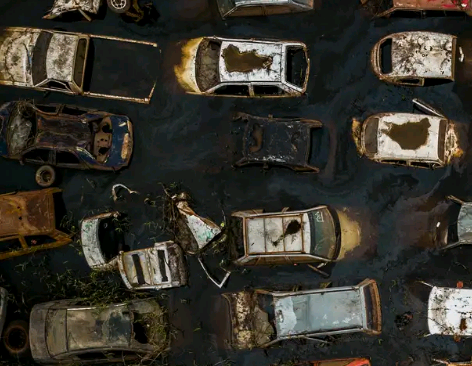 Carros com perda total nas enchentes do Sul terão devolução de parte do IPVA