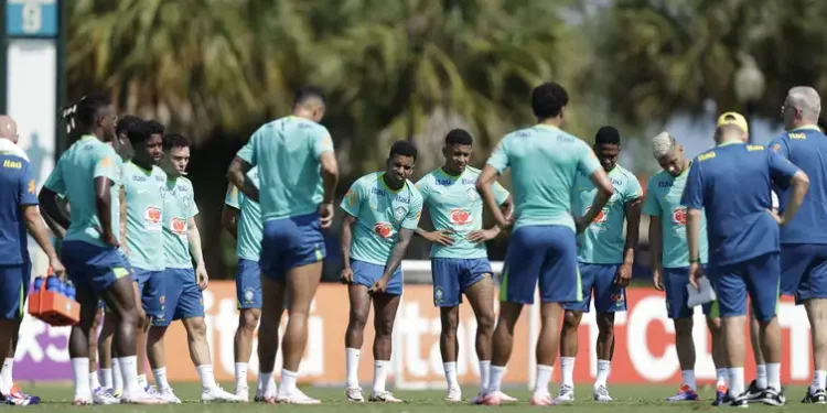 Seleção brasileira encara México em amistoso neste sábado