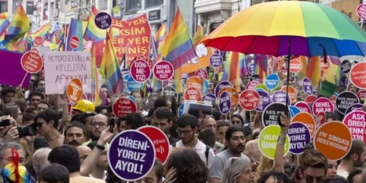 Grupos LGBTQI+ enfrentam resistência do governo turco - Foto: Reprodução