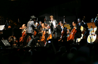 Dupla Chitãozinho e Xororó fará dia 14 show com a Orquestra Sinfônica