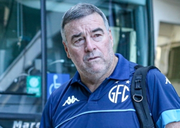 Guarani demite Pintado e encaminha acerto com Alan Aal