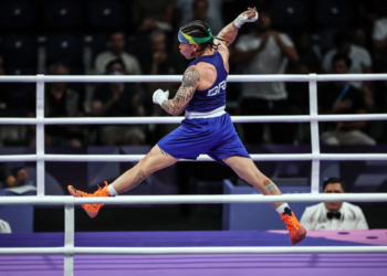 Bia Ferreira vence e garante ao menos o bronze em Paris