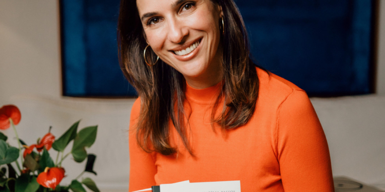 Campineira finalista do Prêmio Jabuti realiza evento literário em Campinas