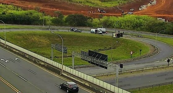 Motorista morre em acidente na alça de acesso da D. Pedro