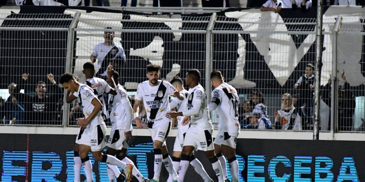 Em jogo de seis gols, Ponte vira e mantém desempenho “caseiro” na Série B