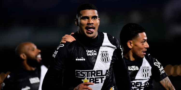 A retomada do artilheiro: Jeh chega a quatro gols em sete jogos com Nelsinho