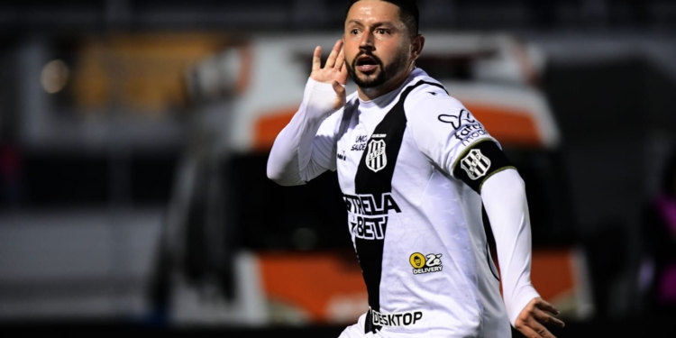 Em jogo de golaços, Ponte bate Vila e chega à 5ª vitória consecutiva no Majestoso