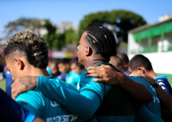 Em nova tentativa de reação, Guarani pode voltar a ter 3 zagueiros em Manaus