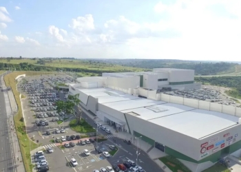 Mais de 400 motoristas foram multados por estacionamento irregular em shoppings de Campinas