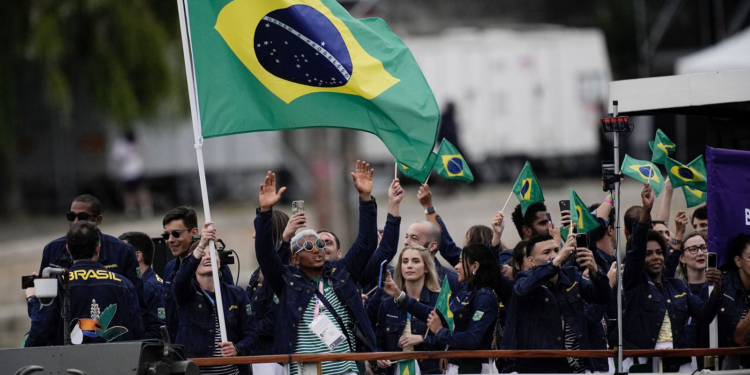 Cerimônia inovadora abre os Jogos Olímpicos Paris 2024