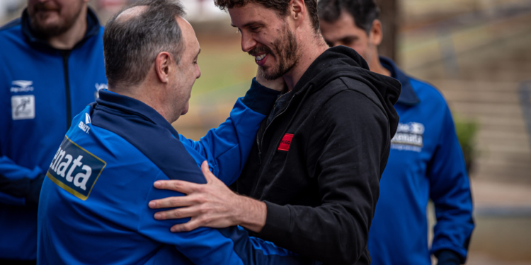 Com a presença de Bruninho, Vôlei Renata inicia preparação