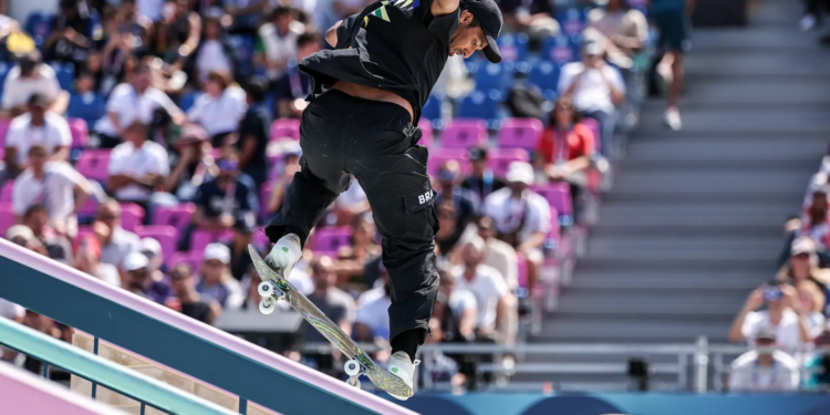 Em final de alto nível, Kelvin Hoefler termina na 6ª posição no skate street