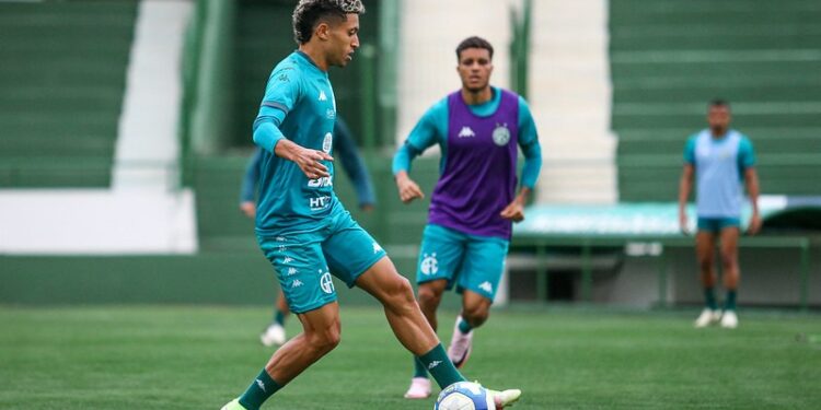 Guarani enfrenta o Sport em momento favorável para buscar a reação