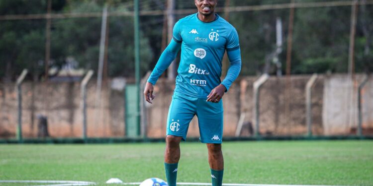 Inscritos, reforços viajam com a delegação a Novo Horizonte, onde o Guarani joga sábado