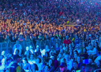 Veja mais fotos e vídeos do show-concerto da Orquestra com Chitãozinho & Xororó