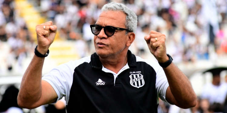 Quase 500 dias após título da Série A2, Ponte Preta reencontra Hélio dos Anjos