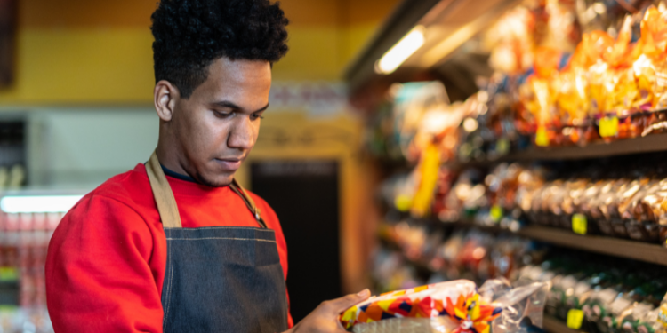 Supermercado oferece 40 vagas de emprego para candidatos da região