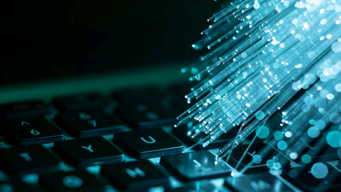 Pane cibernética revela risco de acesso remoto de dados, diz professor