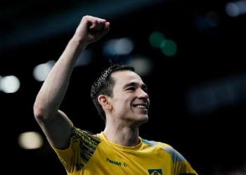 Tênis de mesa: Calderano bate francês Lebrun e vai às quartas em Paris