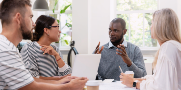 Comunicação sem confusão: 7 passos para apresentações claras e eficazes – por Cecília Lima