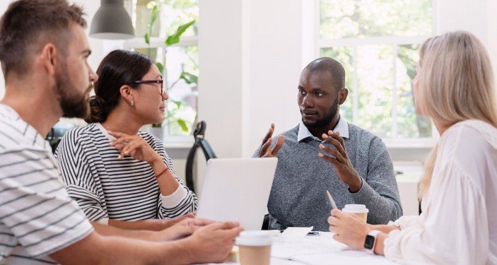 Comunicação sem confusão: 7 passos para apresentações claras e eficazes – por Cecília Lima