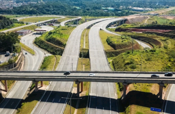9 de Julho: 2,7 milhões de veículos devem circular nas rodovias de SP