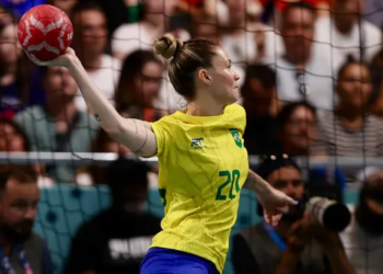 Brasileiras quebram tabu contra a Espanha na estreia do handebol